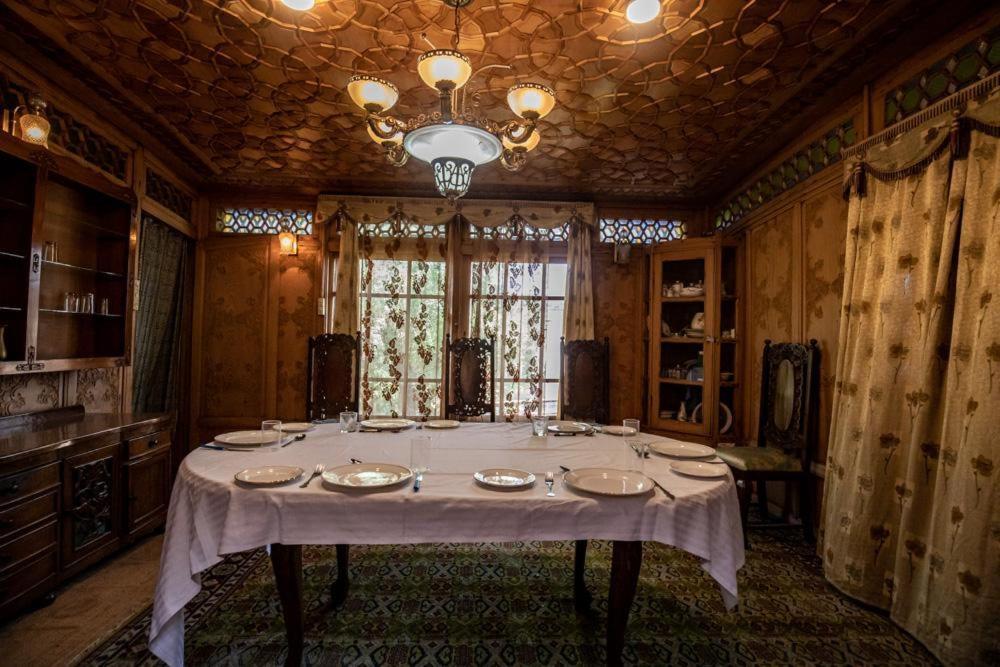 Hayat Group Of Houseboats Hotel 4*