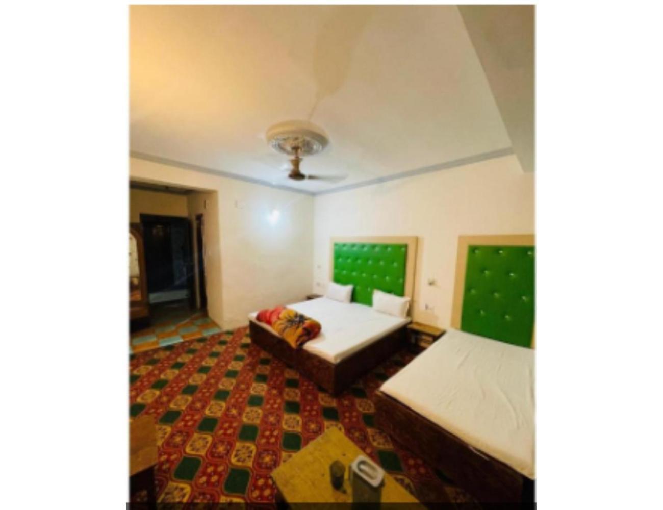 Hotel Muneer Ishfan, Srinagar, Near Dal
