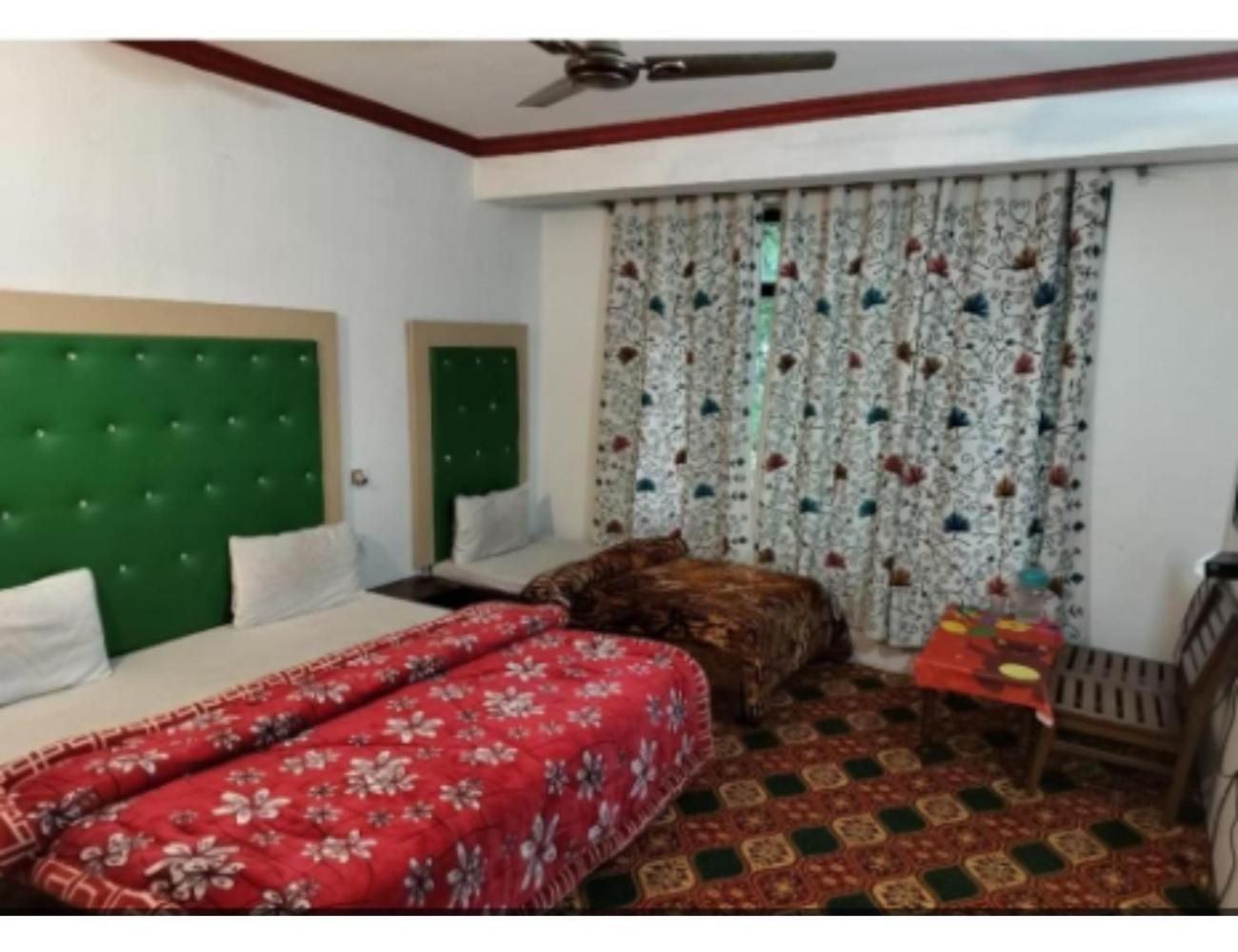 Hotel Muneer Ishfan, Srinagar, Near Dal