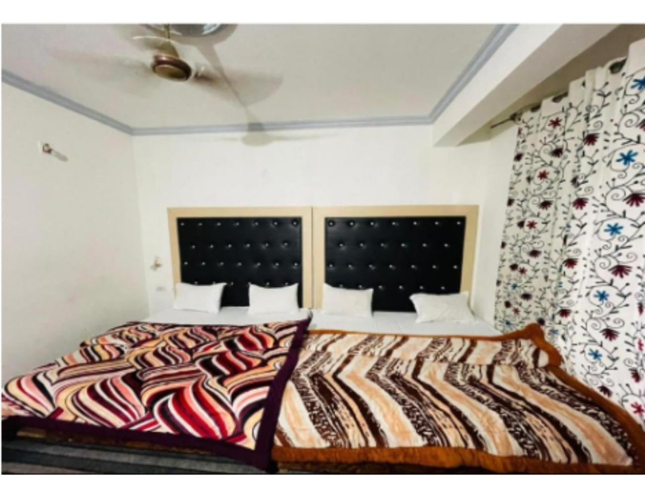 Hotel Muneer Ishfan, Srinagar, Near Dal