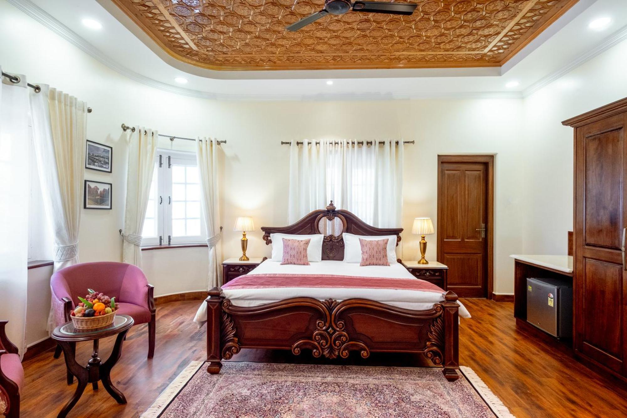 Moghal Mahal Rajbagh 4*