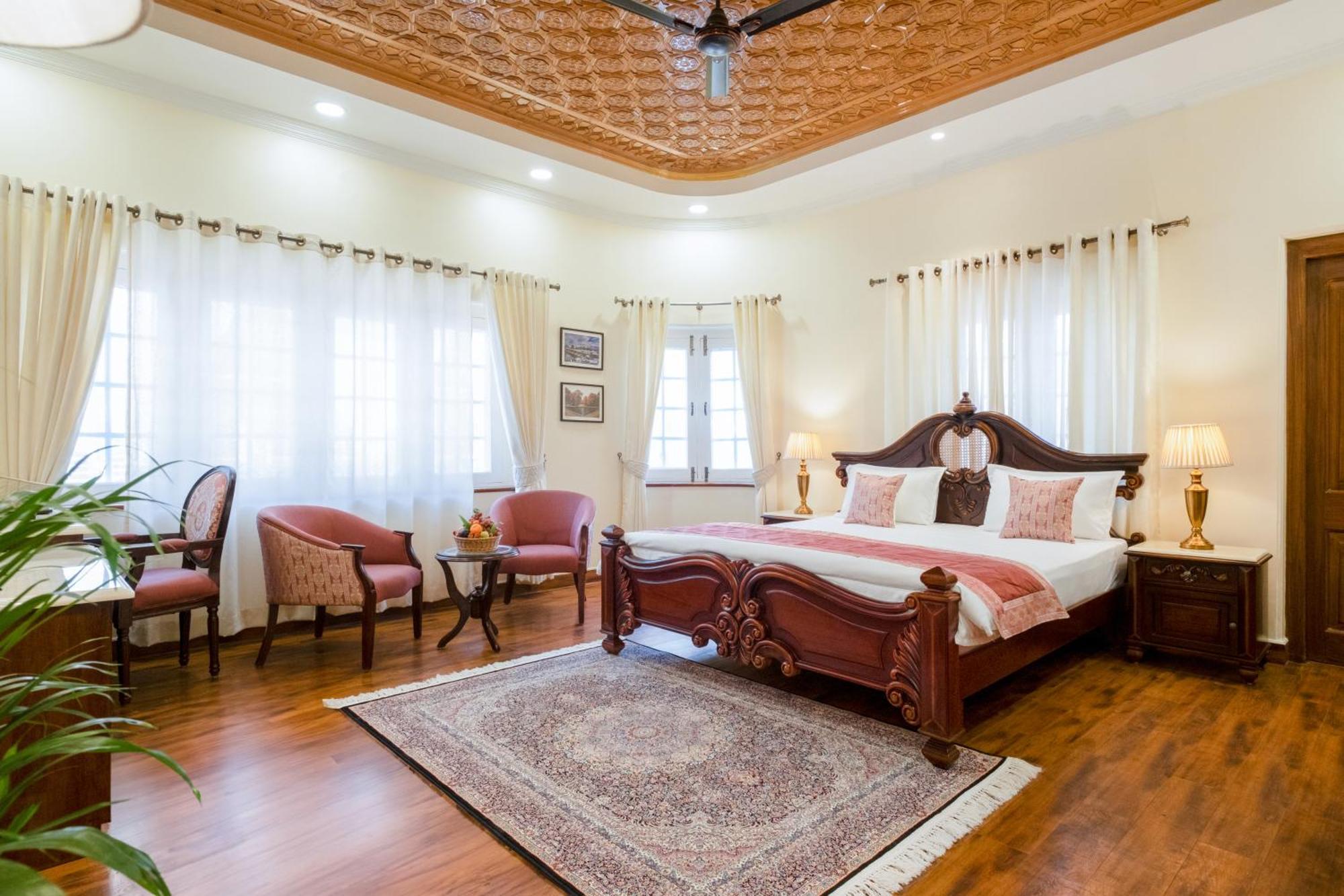 Moghal Mahal Rajbagh Hotel