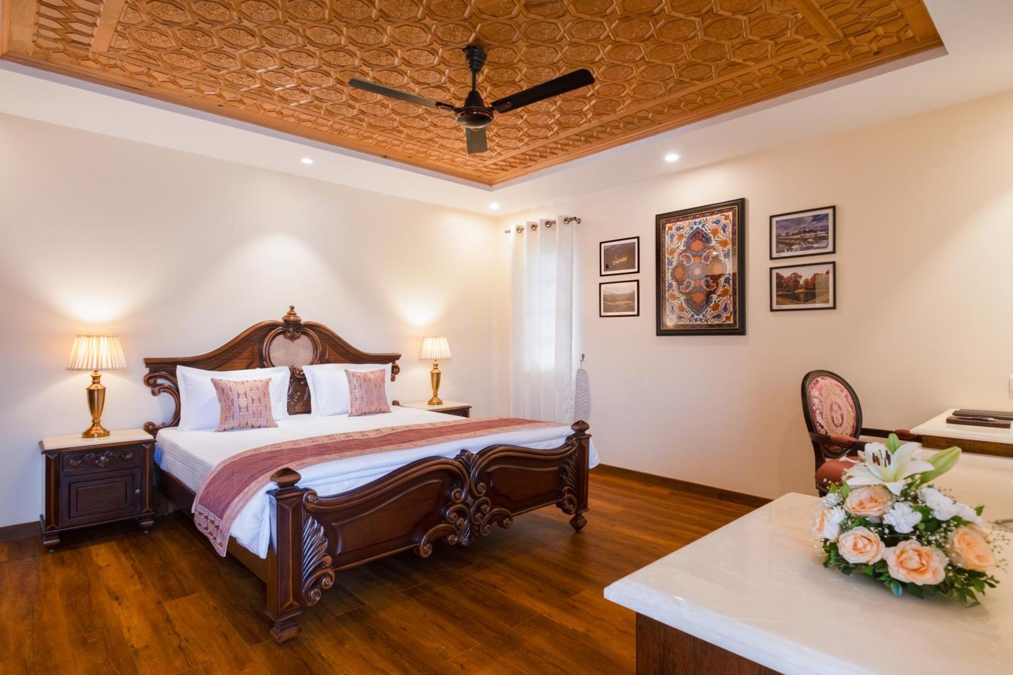 Moghal Mahal Rajbagh Hotel Srinagar (Jammu and Kashmir)