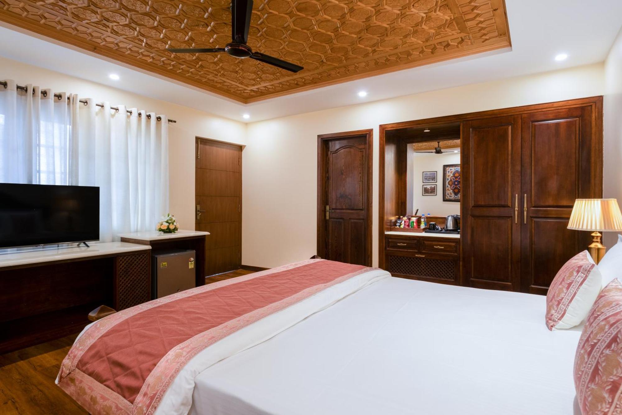Moghal Mahal Rajbagh 4* Srinagar (Jammu and Kashmir)