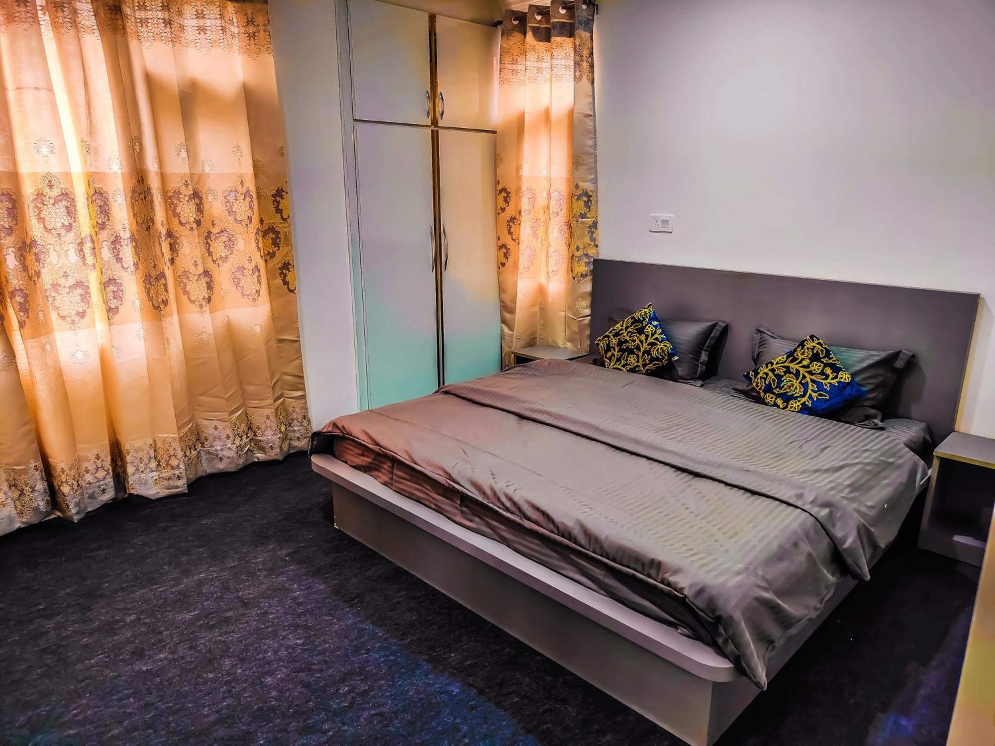 Uptown Abode Guest house *