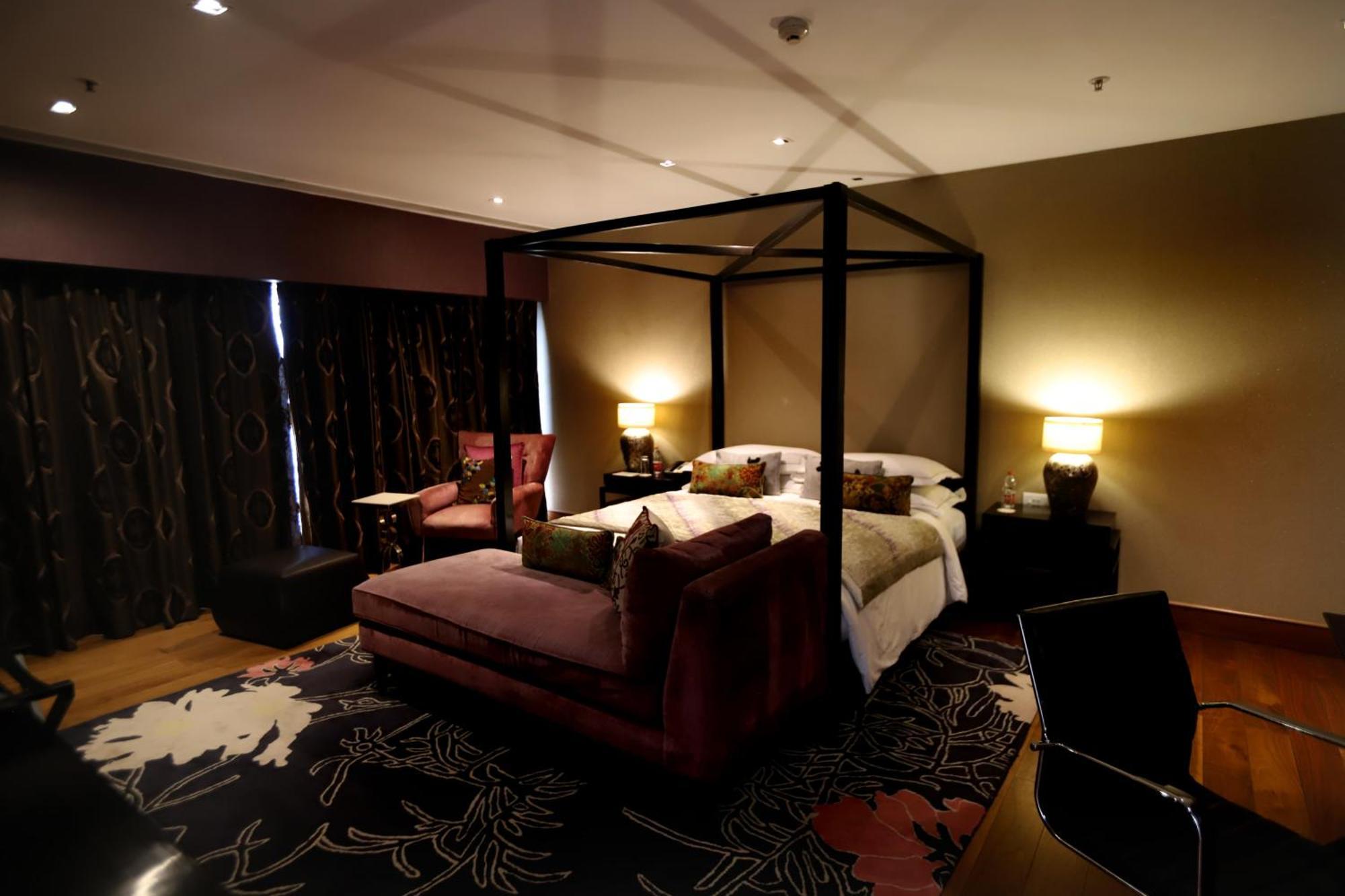 Taj Dal View 5*