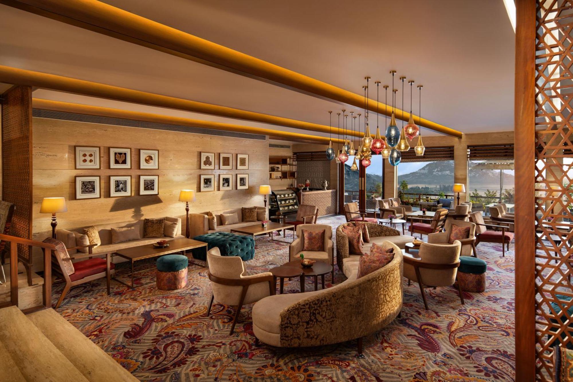 Taj Dal View 5*