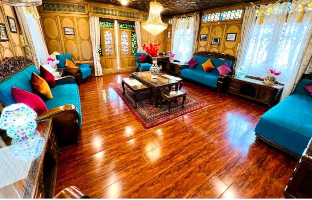 Hayat Group Of Houseboats 4* Srinagar (Jammu and Kashmir)