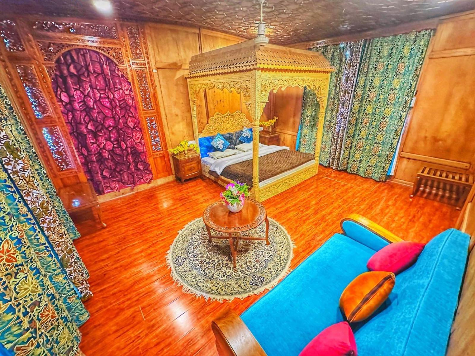 Hayat Group Of Houseboats Srinagar (Jammu and Kashmir)