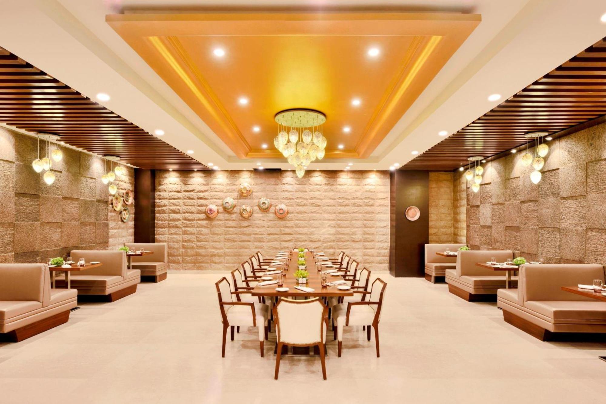 Four Points By Sheraton Hotel Srinagar (Jammu and Kashmir)