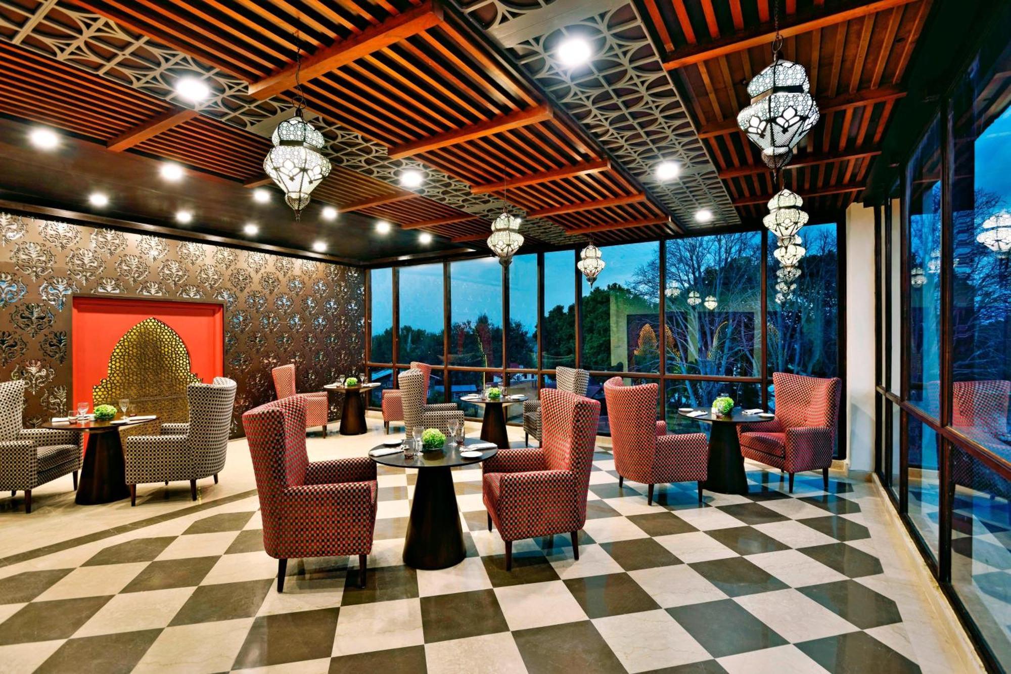 Hotel Four Points By Sheraton Srinagar (Jammu and Kashmir)
