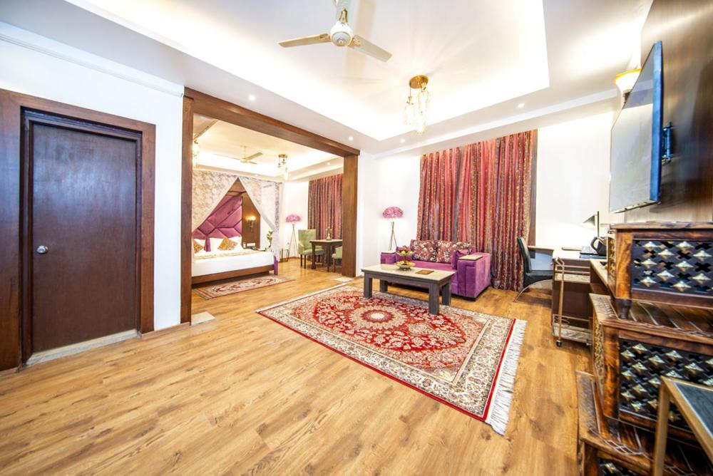 Hotel Solar Residency, 4*