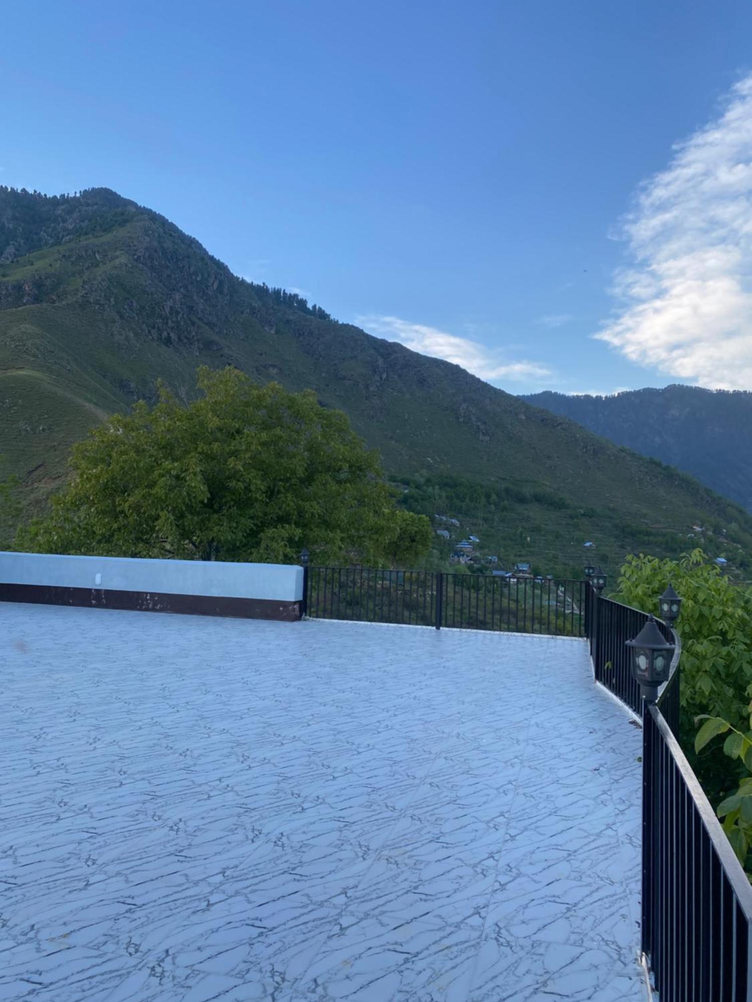 Lodge North Cliff Cafe & Retreat Srinagar (Jammu and Kashmir)