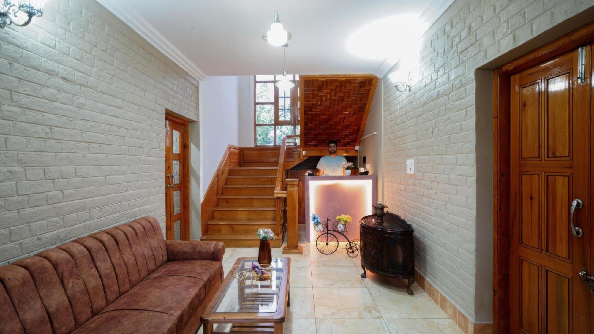 Gulberg By Pattern Hotel Srinagar (Jammu and Kashmir)