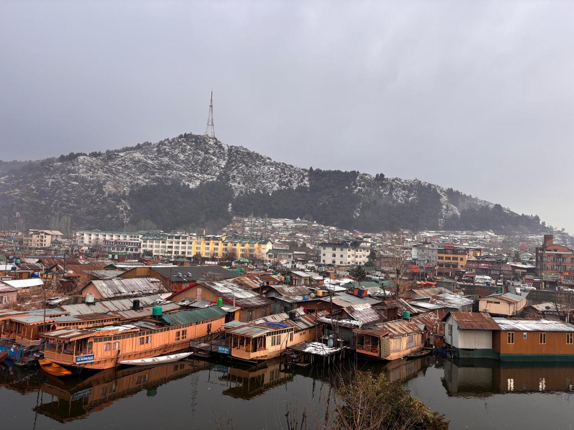 Hotel Crescent Srinagar (Jammu and Kashmir)