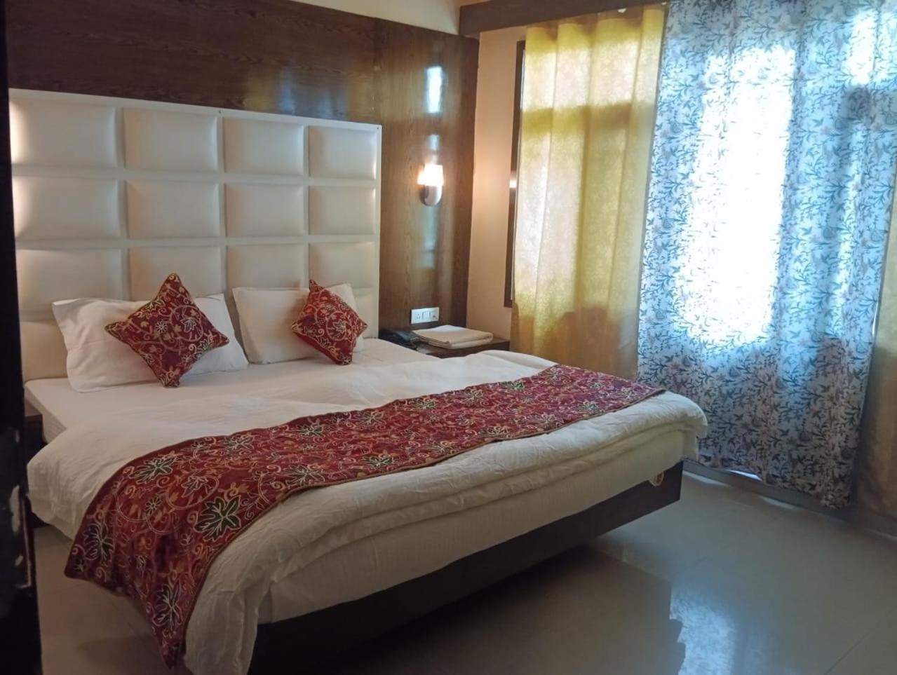 Hotel Reshi Heritage Srinagar (Jammu and Kashmir)