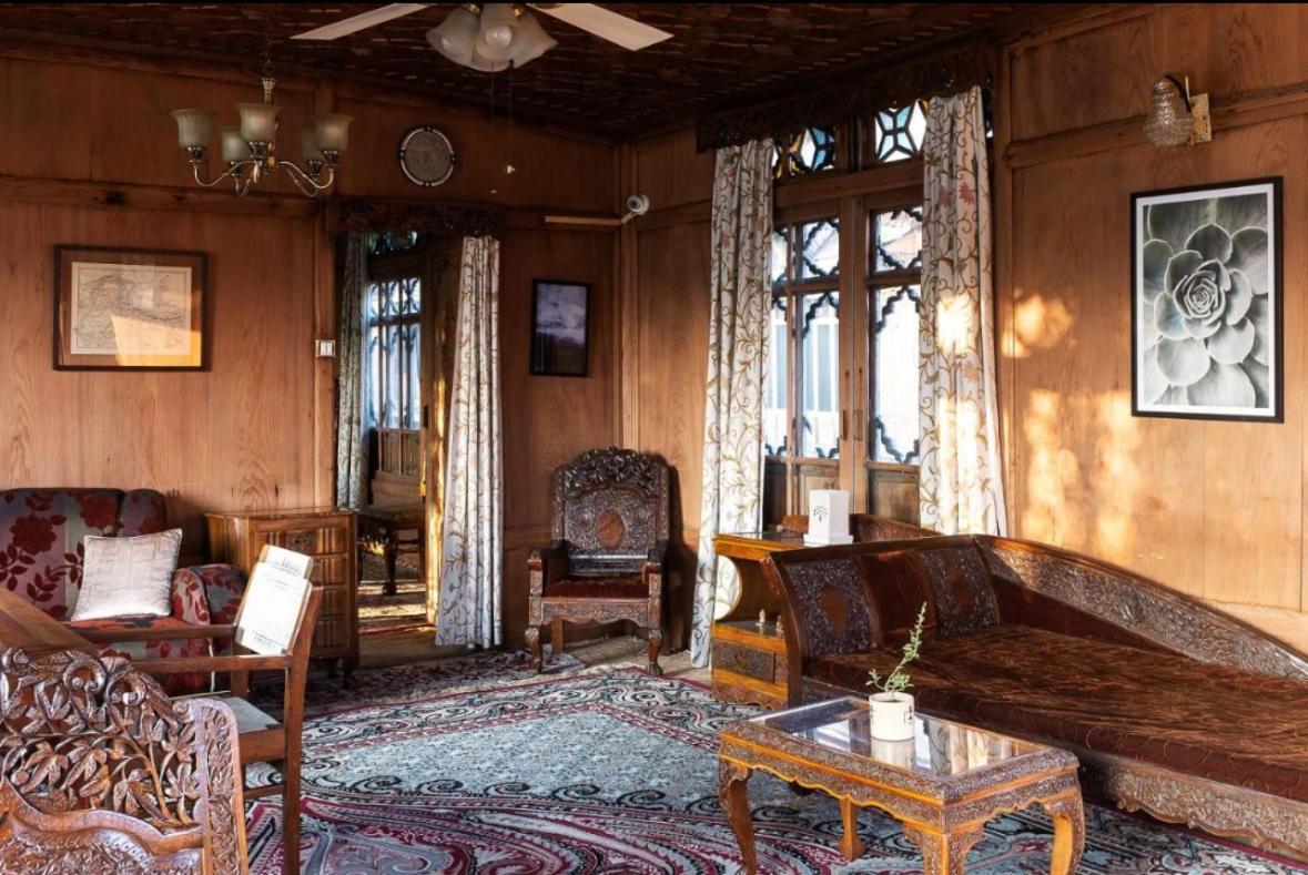 Guest house Omar Khayyam Houseboat Retreat And Favela Headrooms