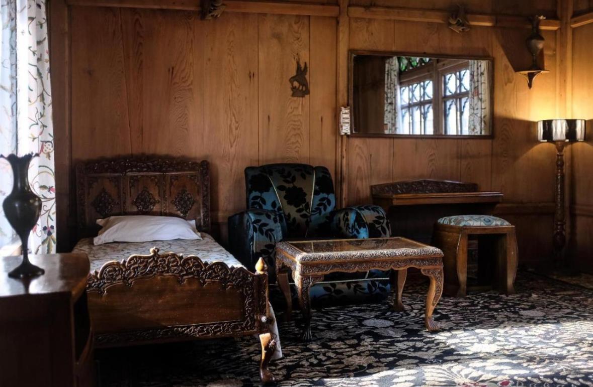 Guest house Omar Khayyam Houseboat Retreat And Favela Headrooms Srinagar (Jammu and Kashmir)