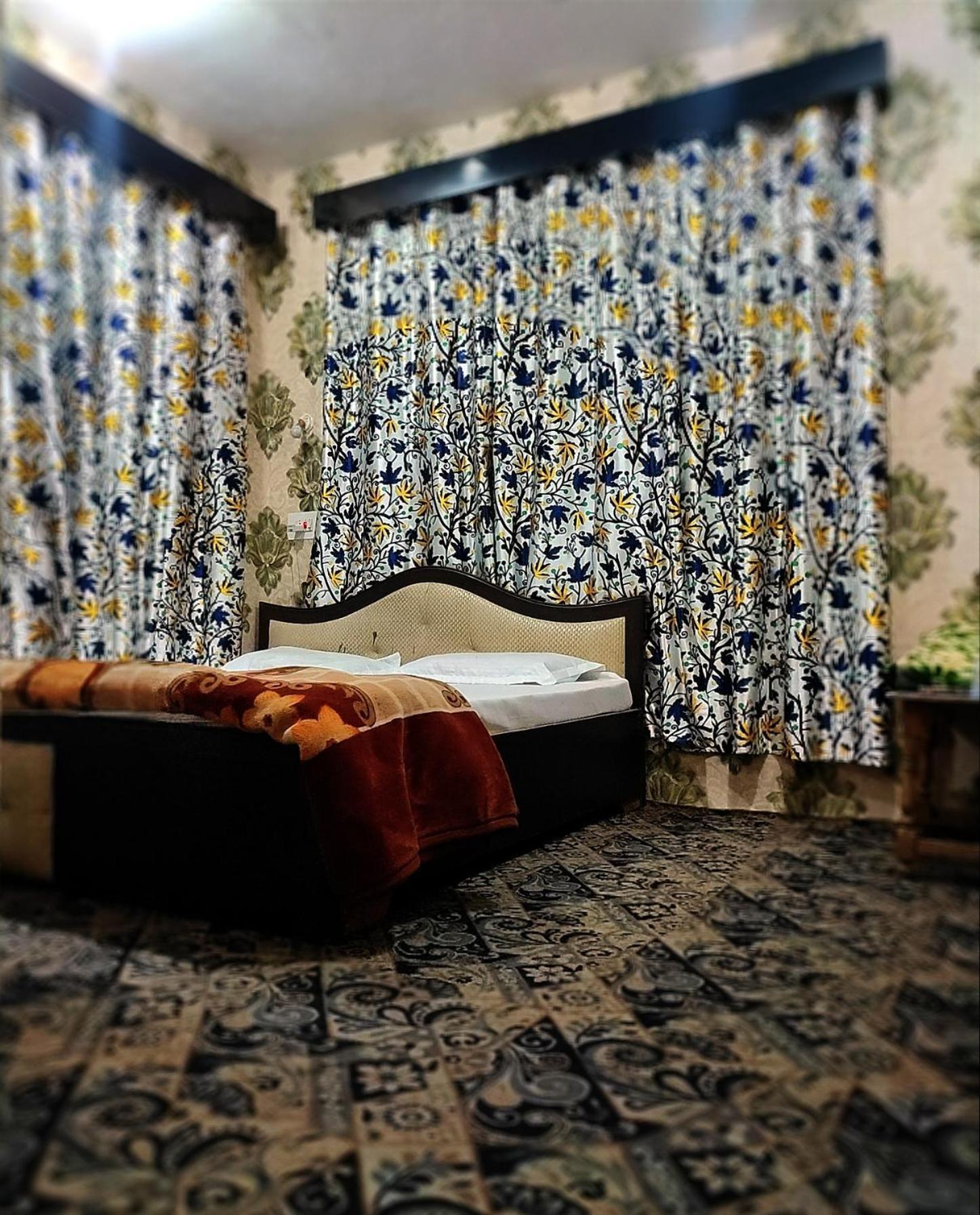Hotel Fabulous Kashmir 2*