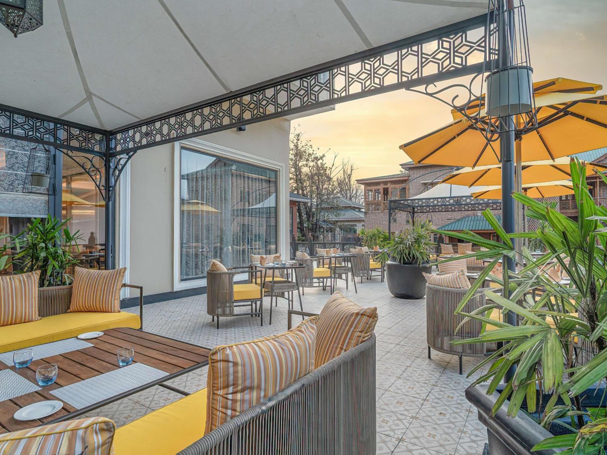 Hotel Radisson Collection & Spa, Riverfront 5*