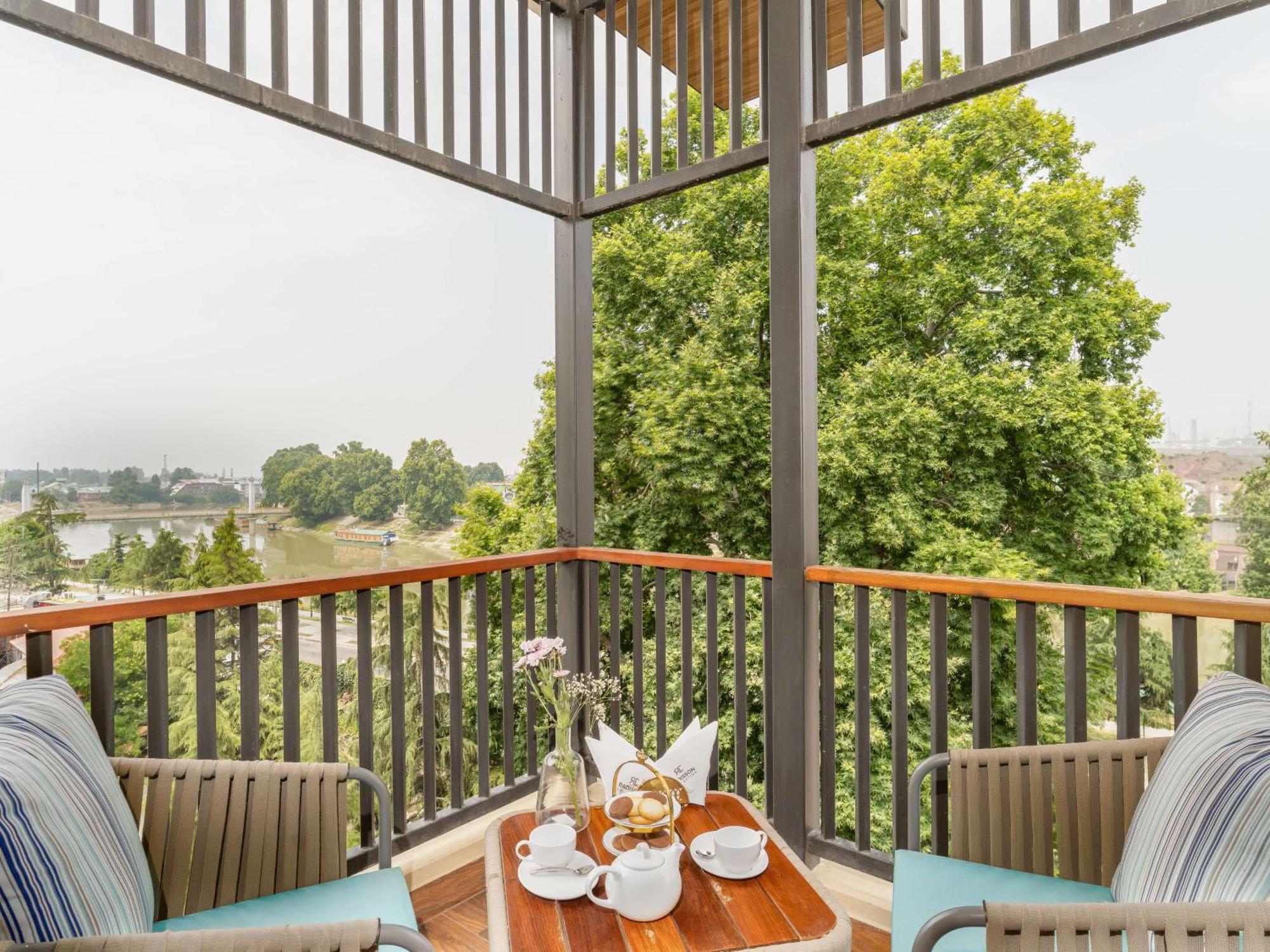 Radisson Collection & Spa, Riverfront 5* Srinagar (Jammu and Kashmir)