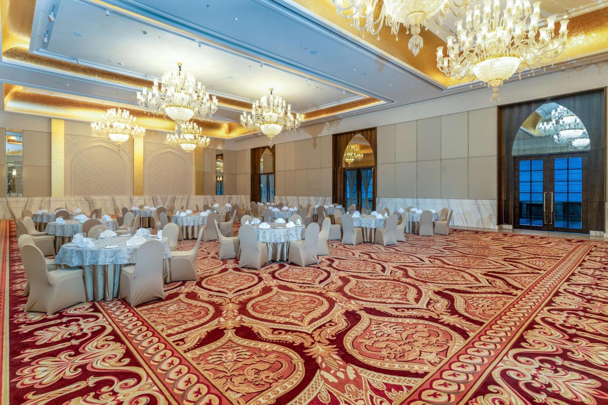 Radisson Collection & Spa, Riverfront Hotel Srinagar (Jammu and Kashmir)