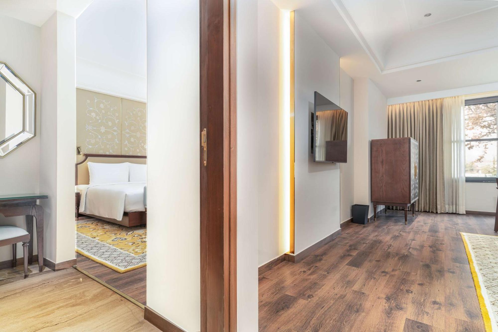Hotel Radisson Collection & Spa, Riverfront 5*
