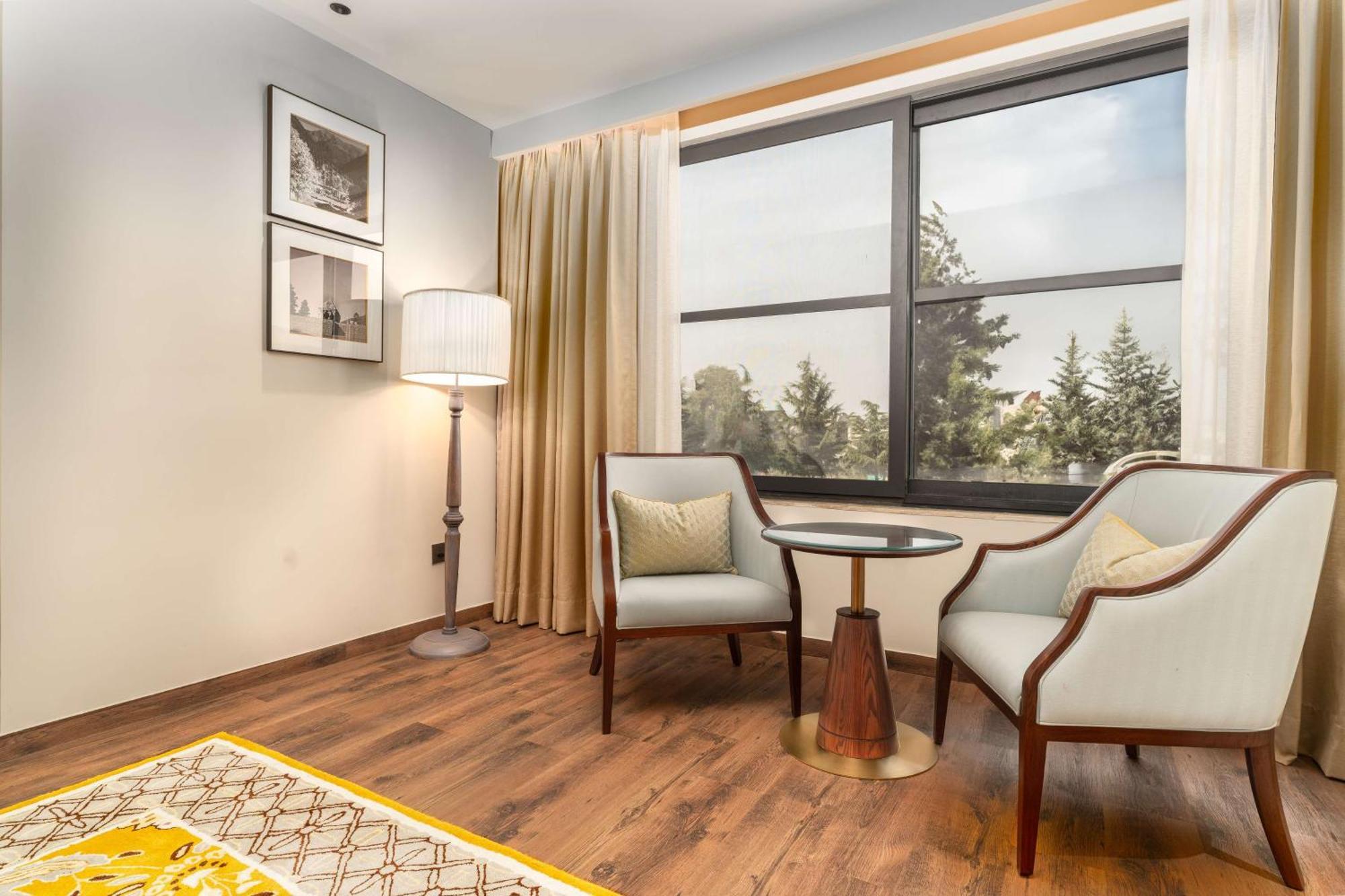 Radisson Collection & Spa, Riverfront Hotel Srinagar (Jammu and Kashmir)