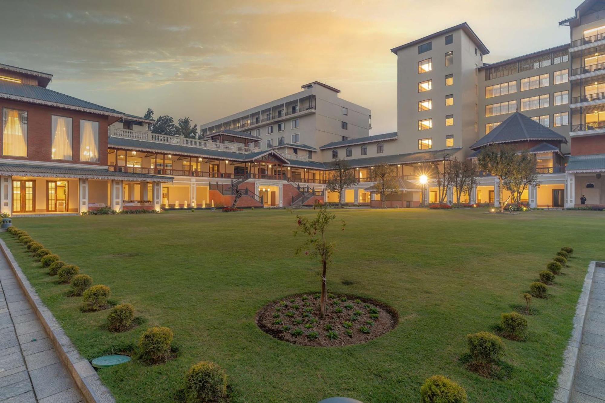 Radisson Collection & Spa, Riverfront 5* Srinagar (Jammu and Kashmir)