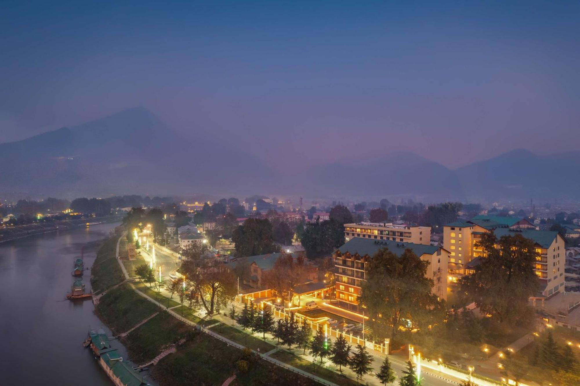Radisson Collection & Spa, Riverfront