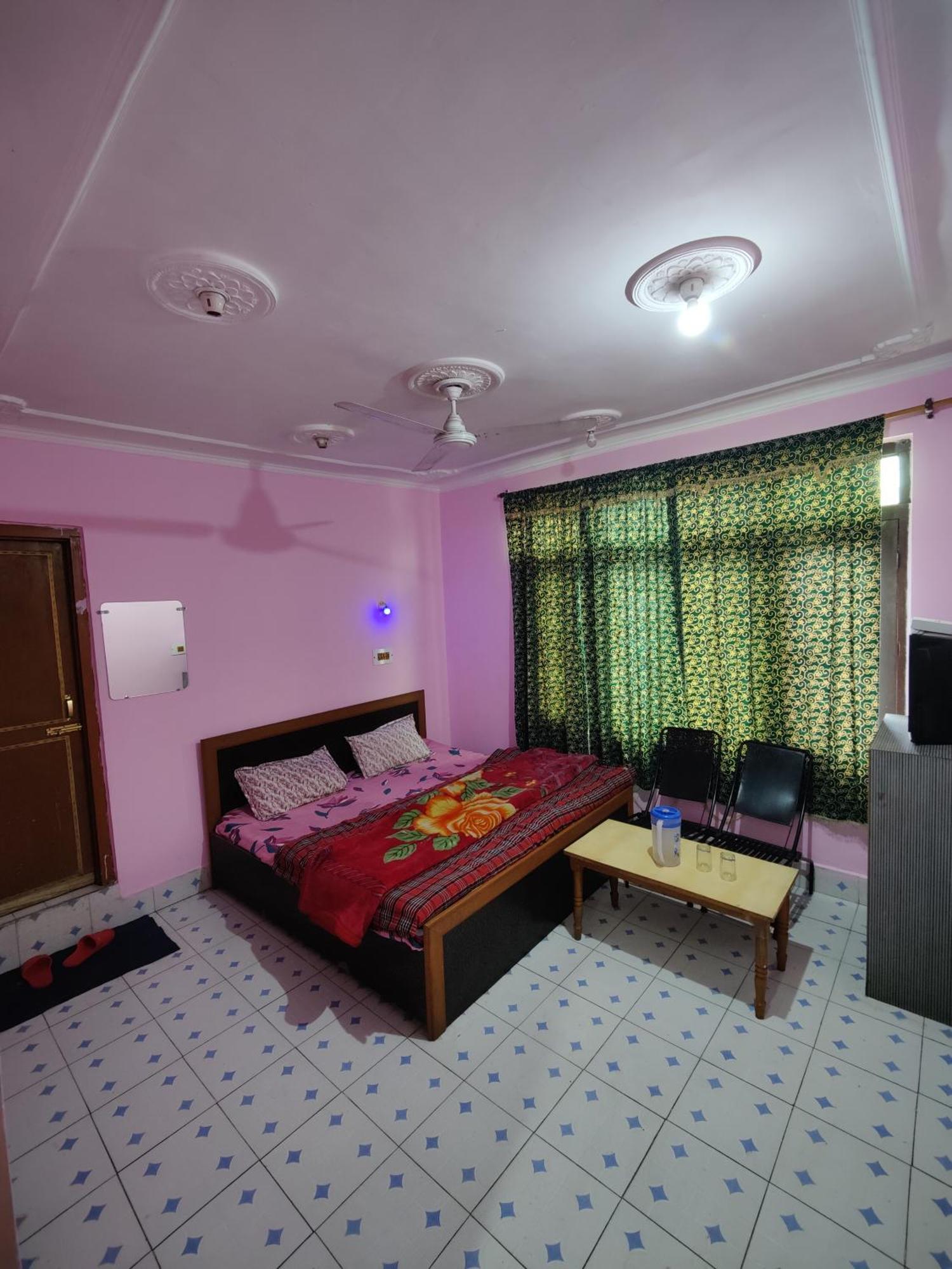 Hotel Sharjah Kashmir
