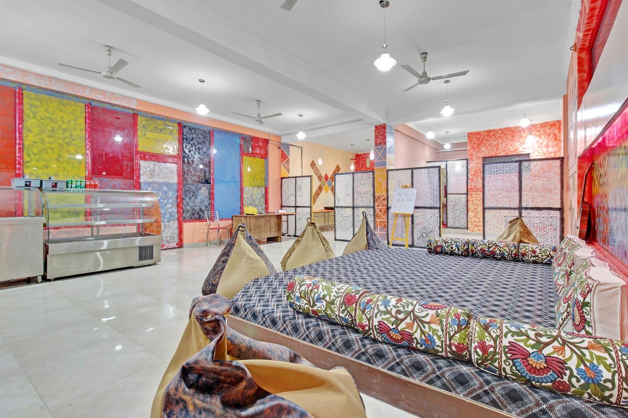 Hotel O 84461 Shaani Srinagar (Jammu and Kashmir)