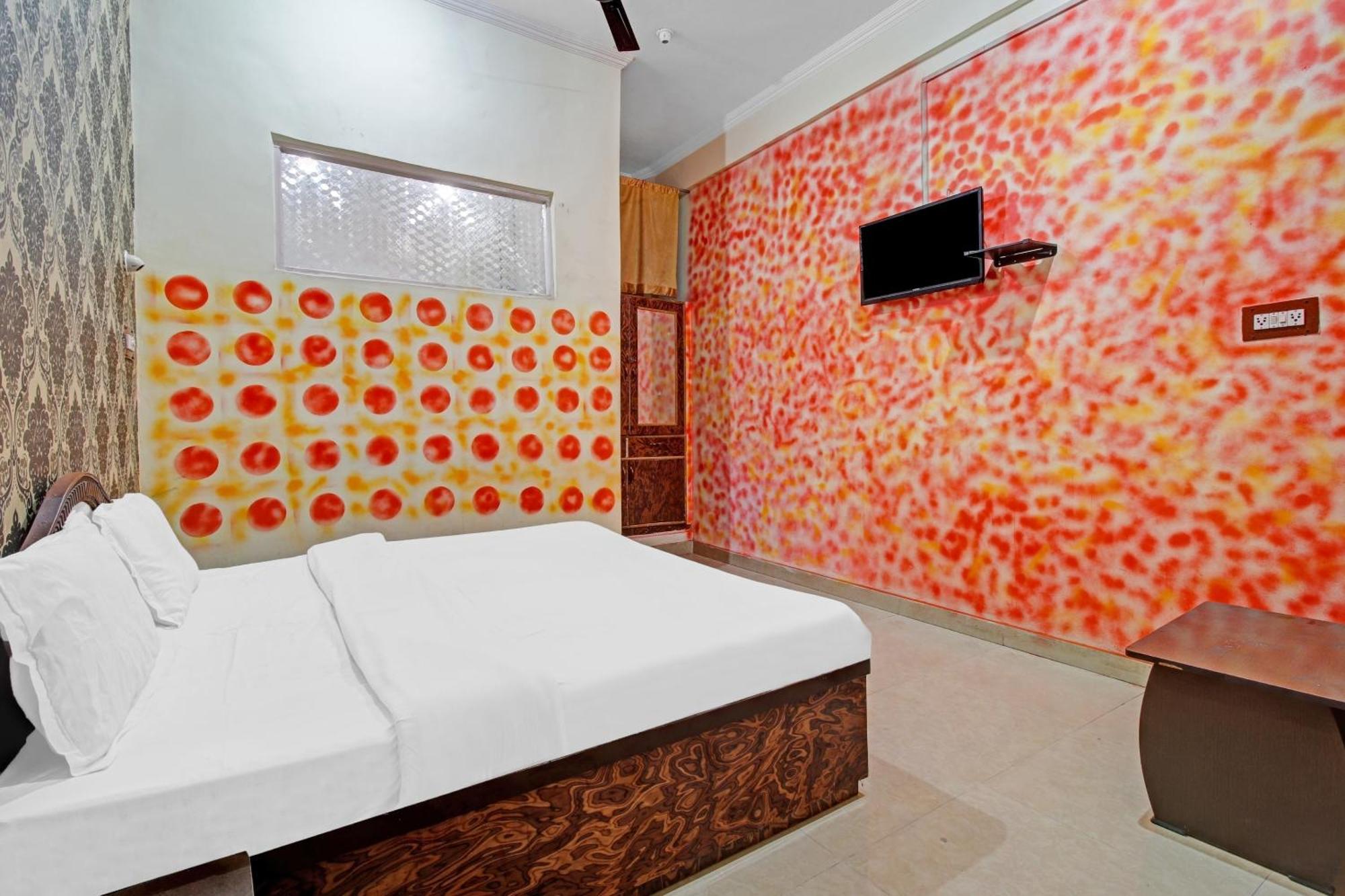 O 84461 Shaani Hotel *