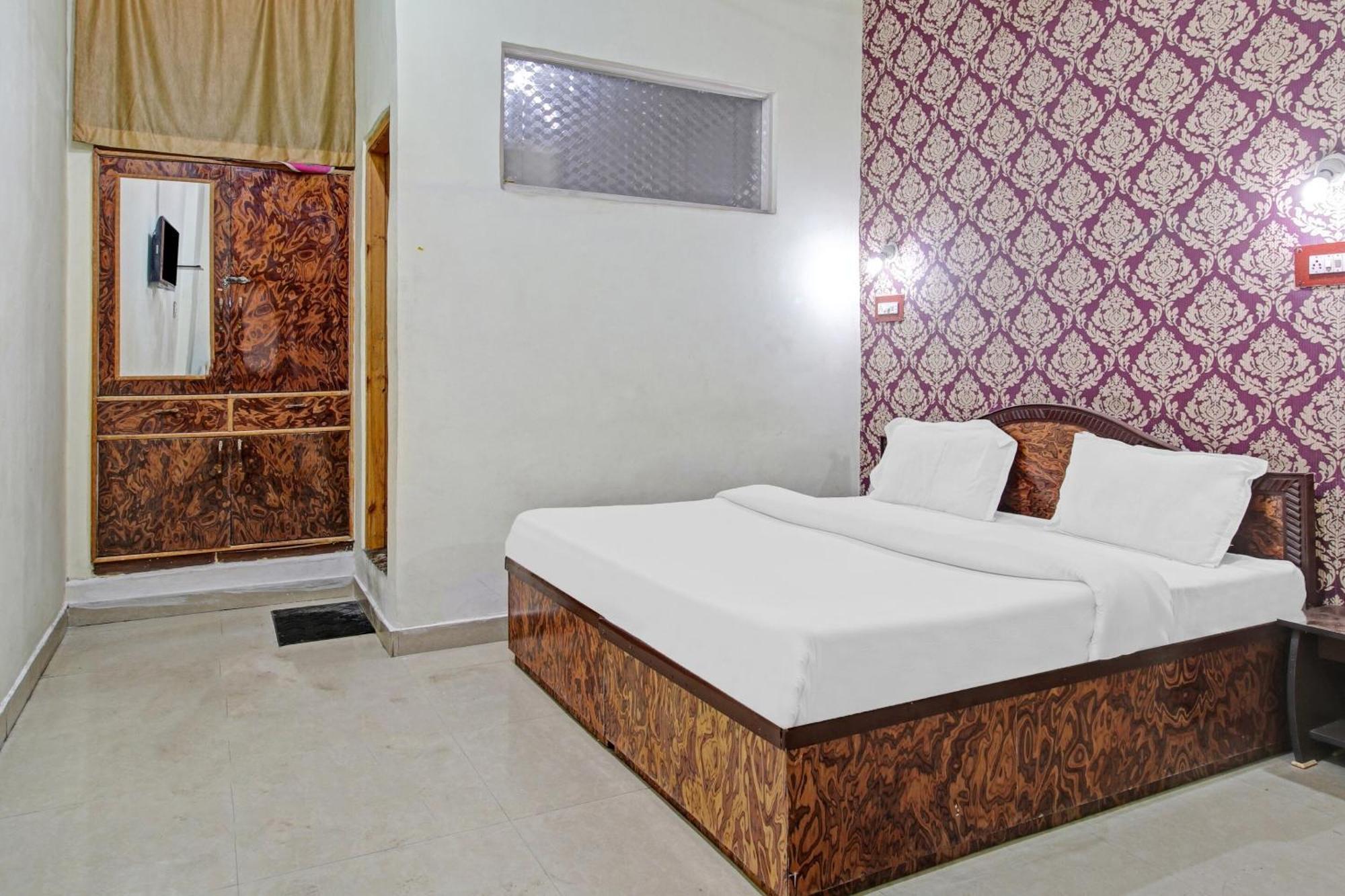 O 84461 Shaani Hotel