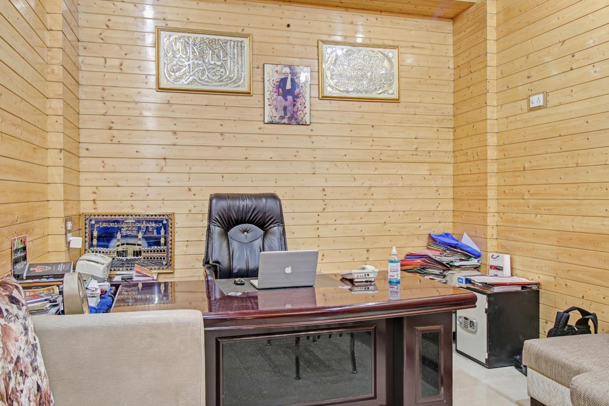 O 84461 Shaani Hotel *