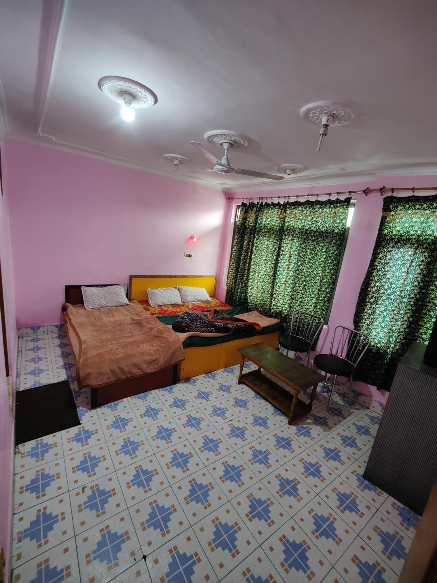 Sharjah Kashmir Hotel *
