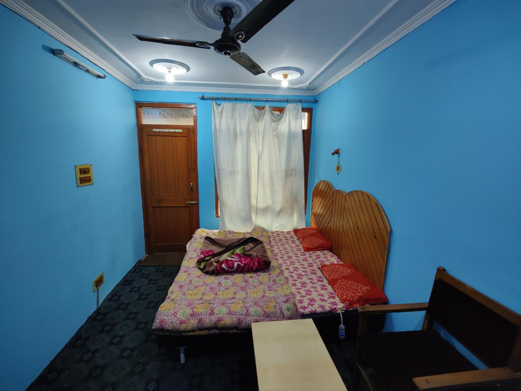 Hotel Sharjah Kashmir Srinagar (Jammu and Kashmir)