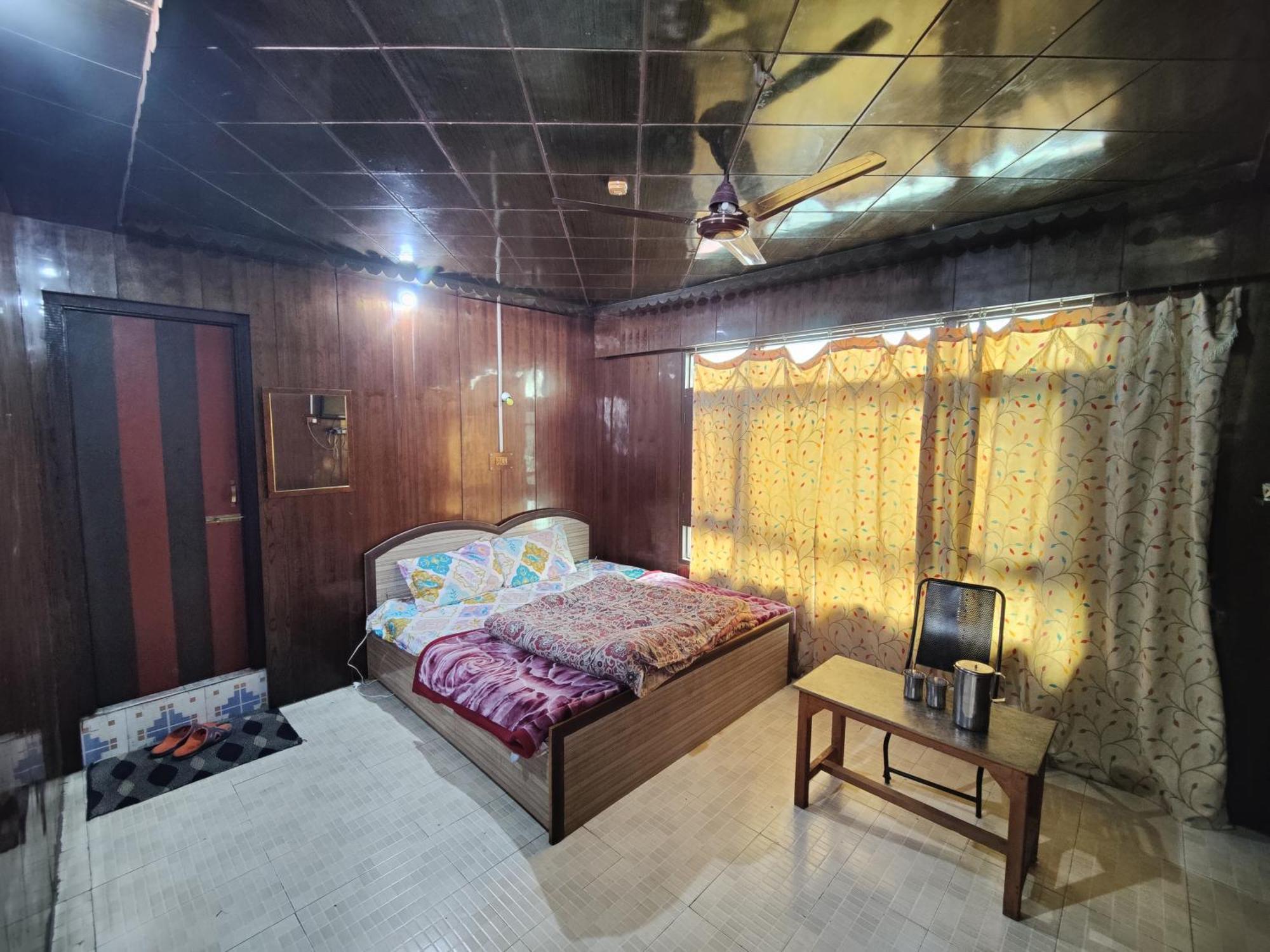 Sharjah Kashmir Srinagar (Jammu and Kashmir)