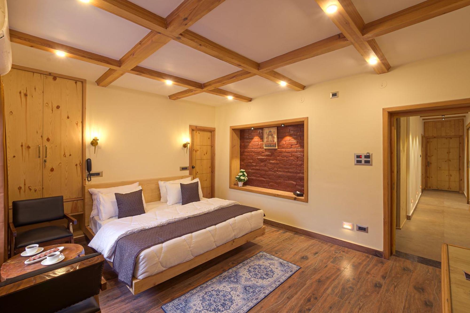Palpenzy - Bespoke Premium * Srinagar (Jammu and Kashmir)