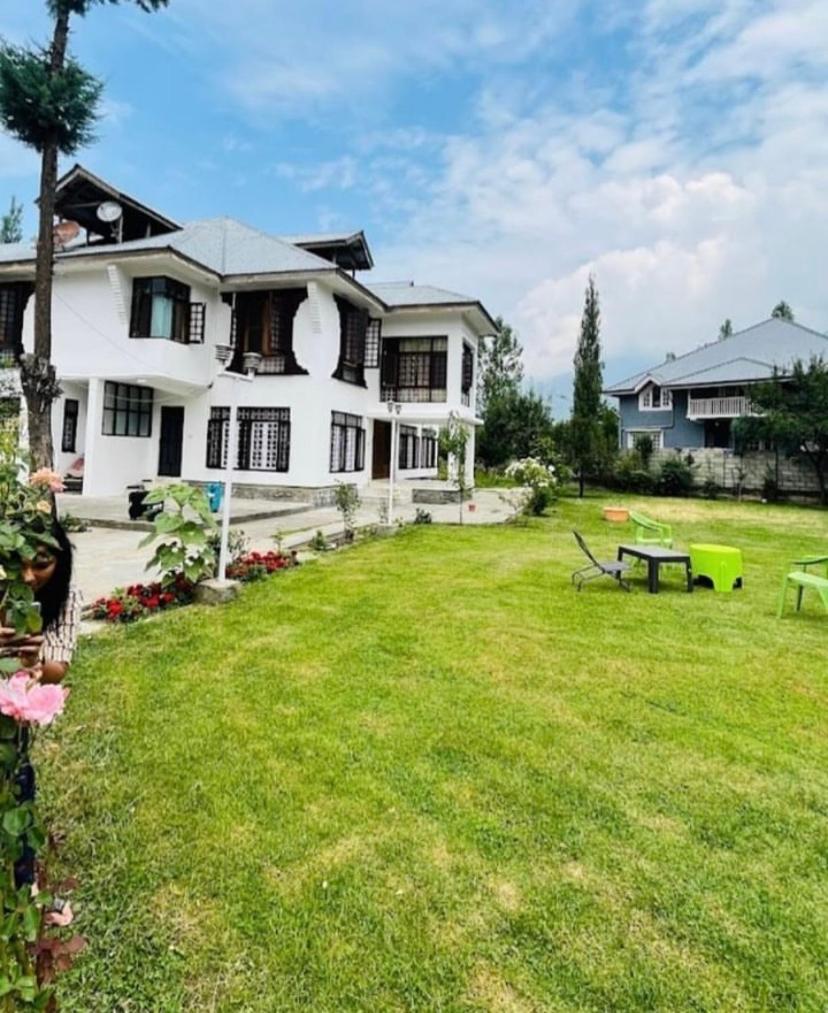 Guest house Busybee Srinagar (Jammu and Kashmir)