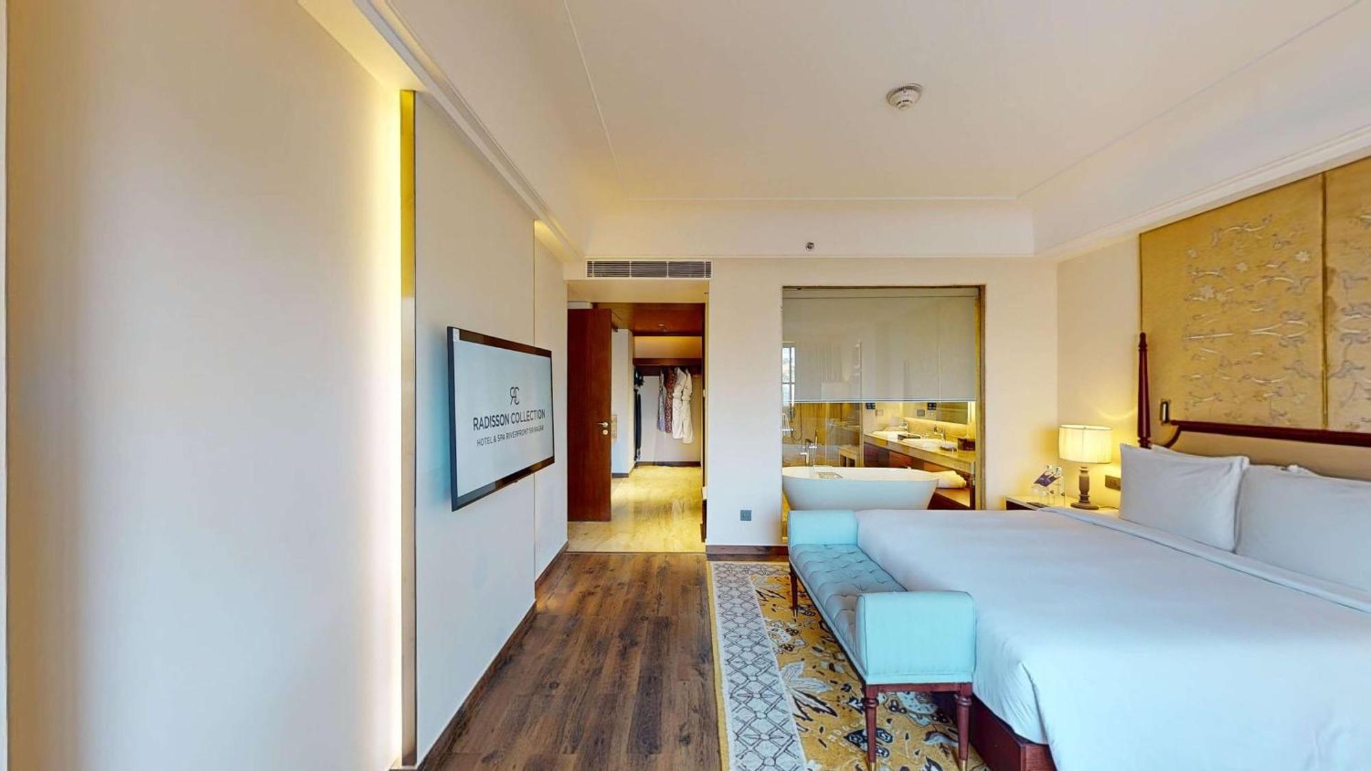 Hotel Radisson Collection & Spa, Riverfront 5*