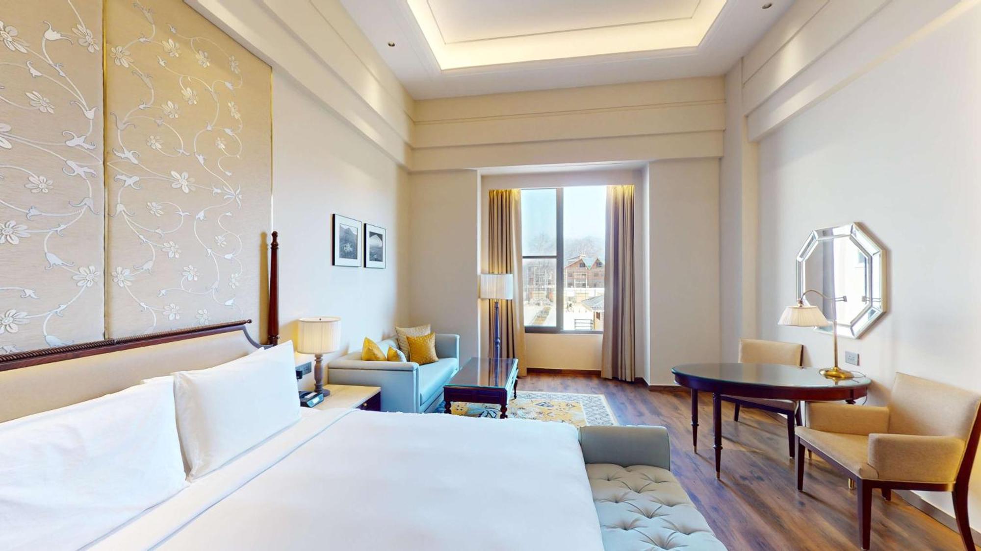 Radisson Collection & Spa, Riverfront