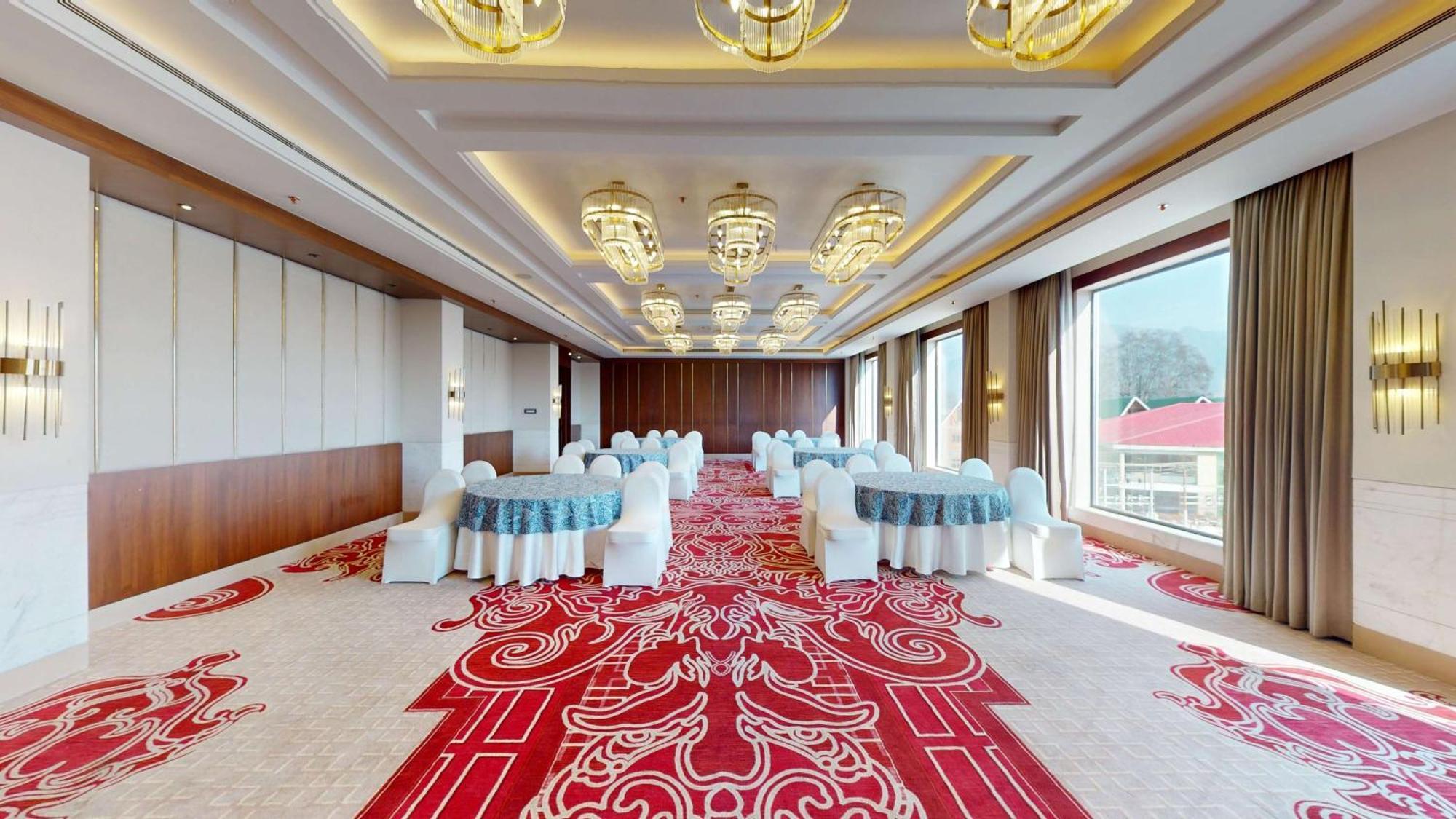 Radisson Collection & Spa, Riverfront