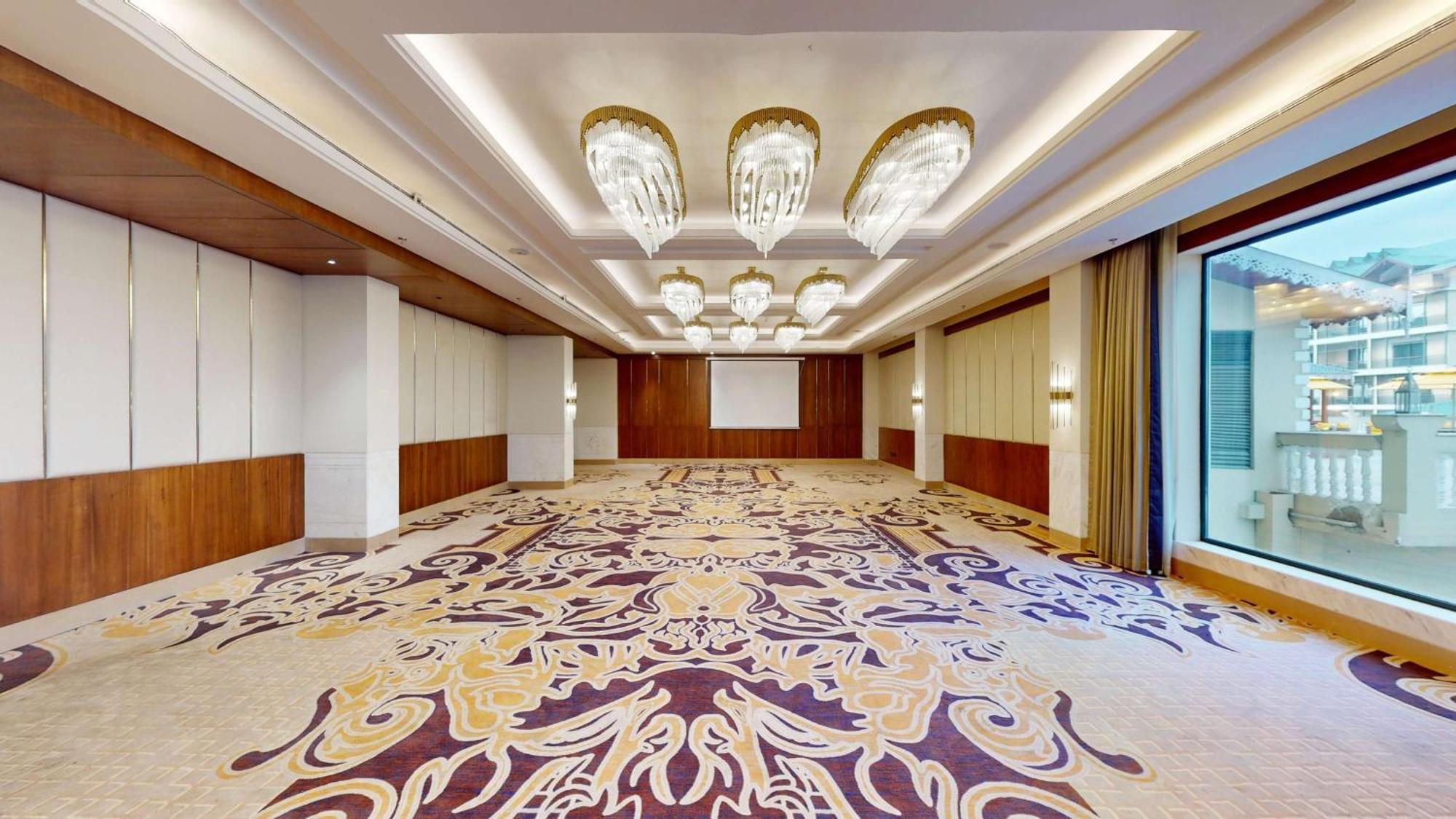 Radisson Collection & Spa, Riverfront 5* Srinagar (Jammu and Kashmir)
