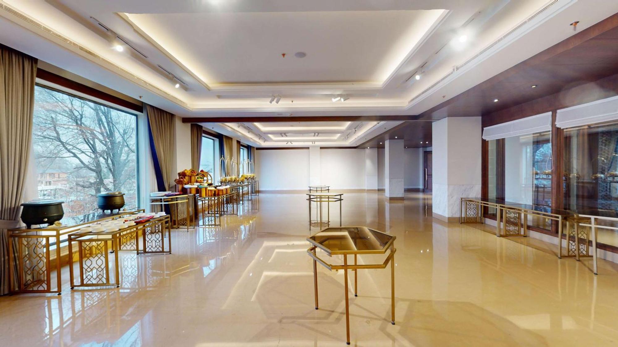 Radisson Collection & Spa, Riverfront Hotel Srinagar (Jammu and Kashmir)