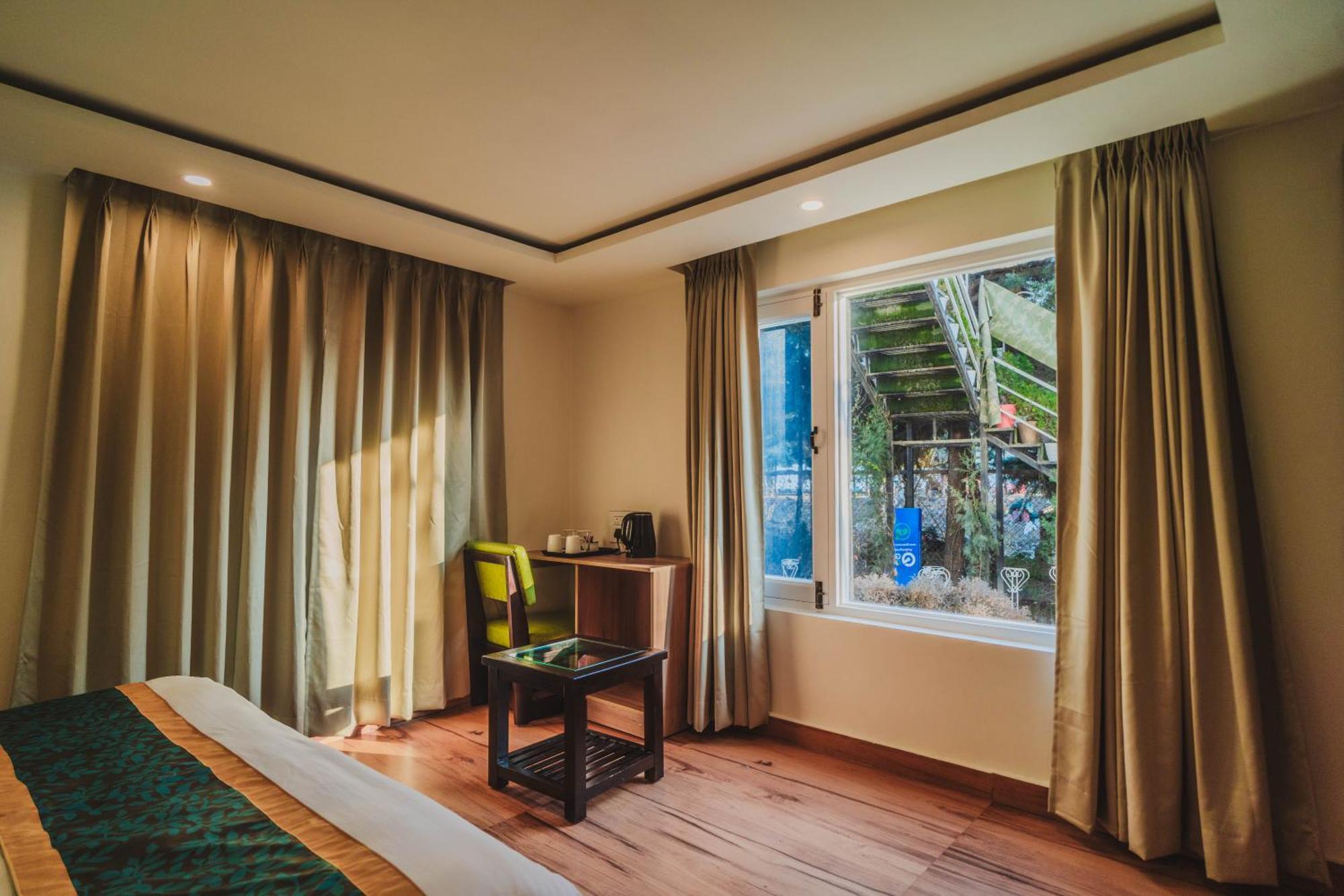 Resort Dojee's The Floral