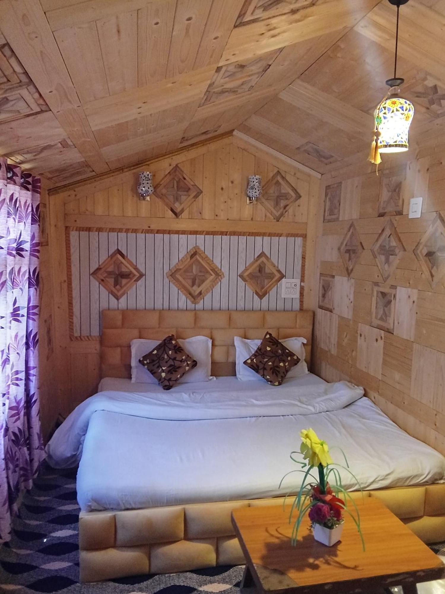 Hotel The Quebec Houseboats Srinagar (Jammu and Kashmir)