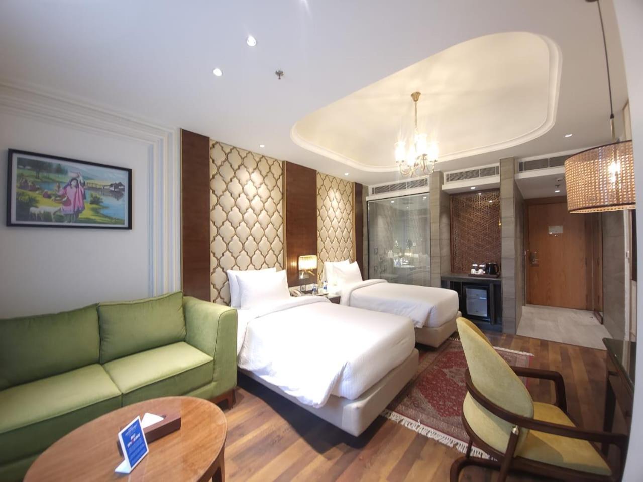 Hotel Sarovar Premiere Srinagar (Jammu and Kashmir)