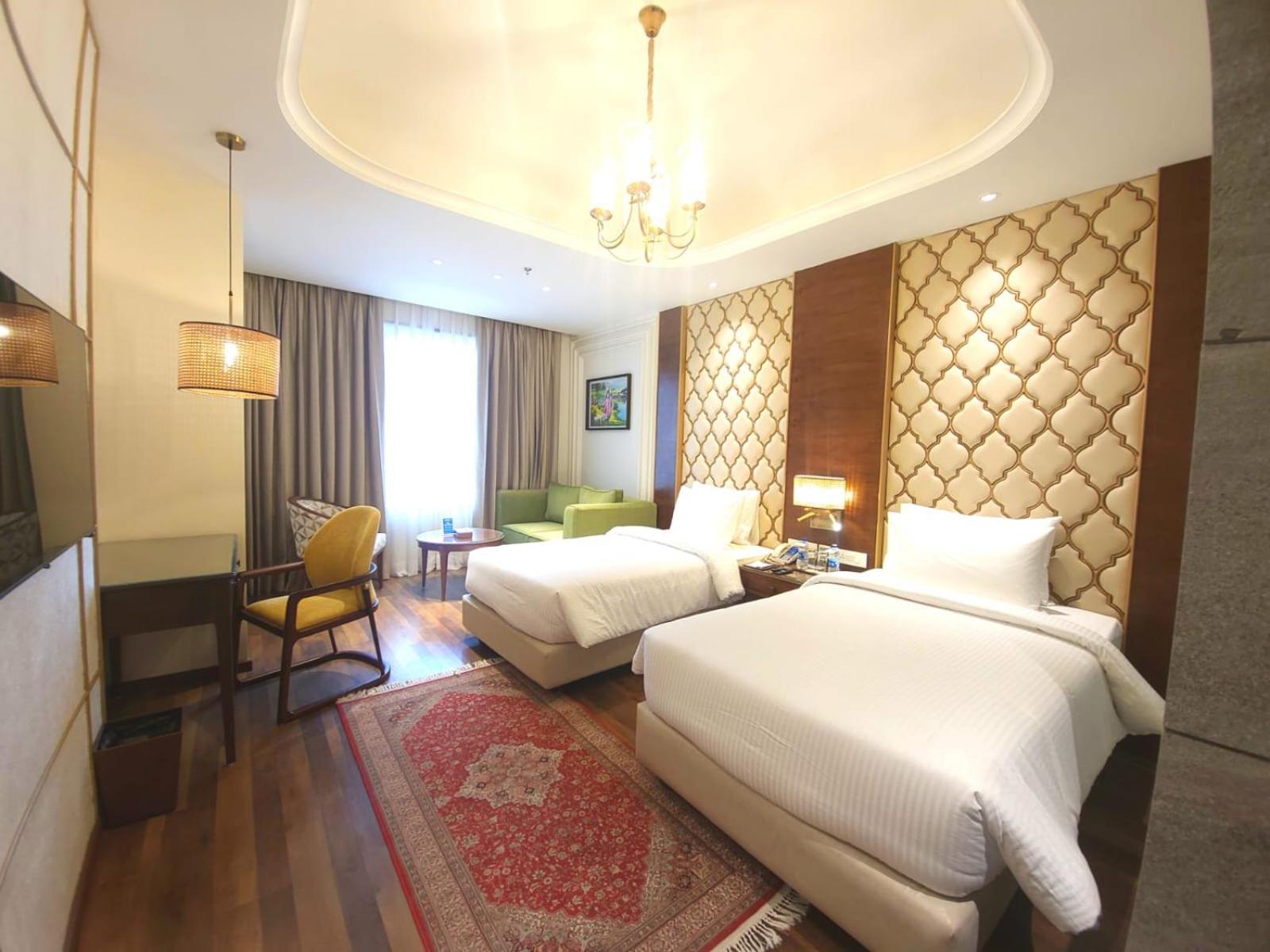 Sarovar Premiere Hotel 5*