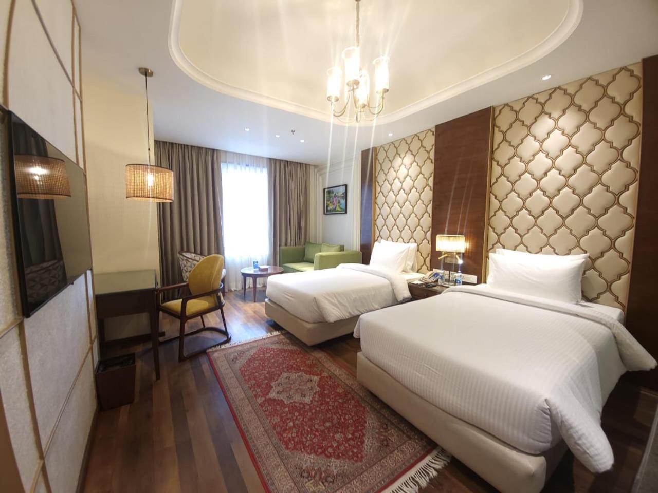 Sarovar Premiere Hotel